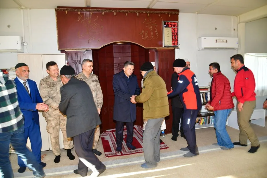 Konteyner ve Çadır Kentlerde Ramazan Bayramı Kutlandı.