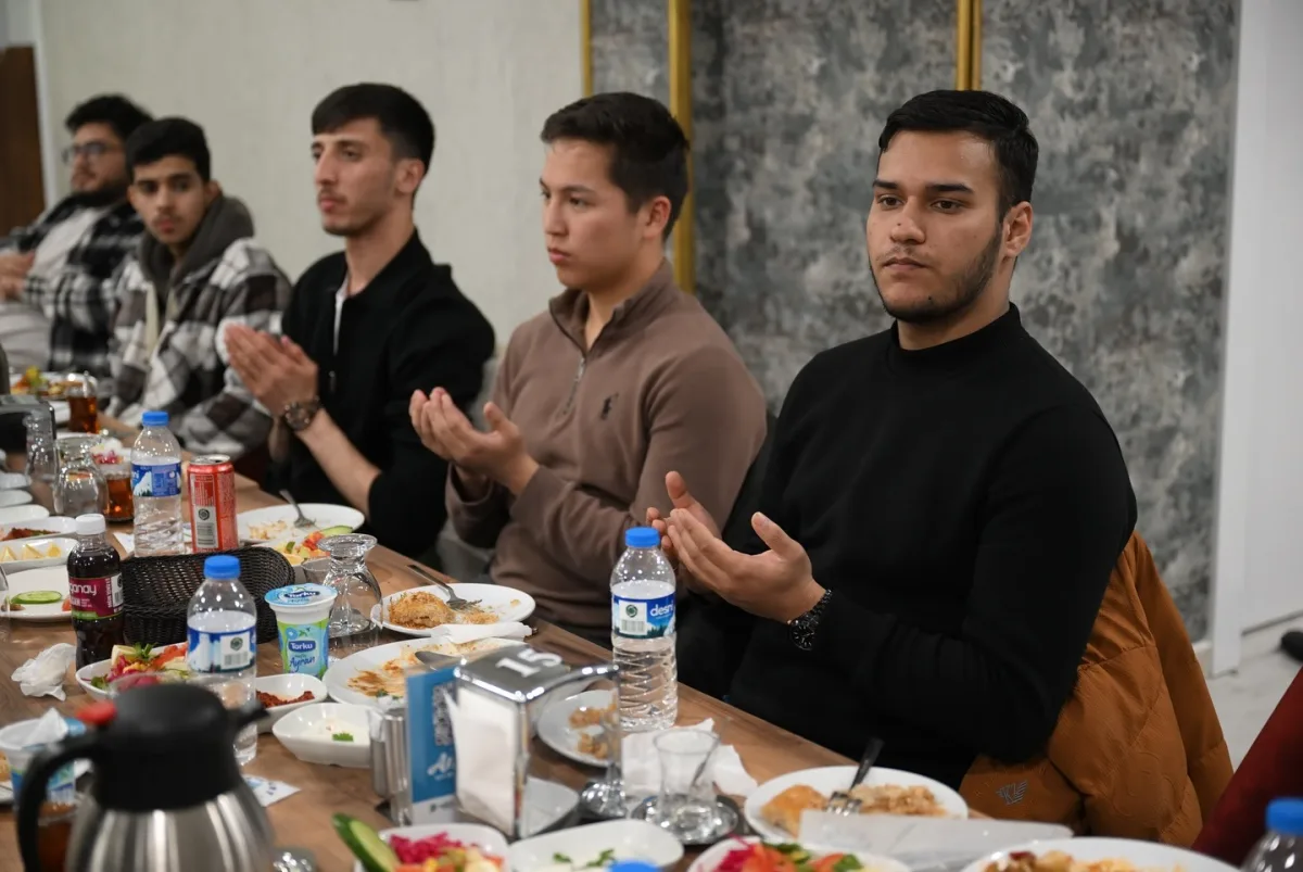 Yeşilyurt Belediyesi, 'Uluslararası Öğrenciler ' İftar Yemeğine Ev Sahipliği Yaptı