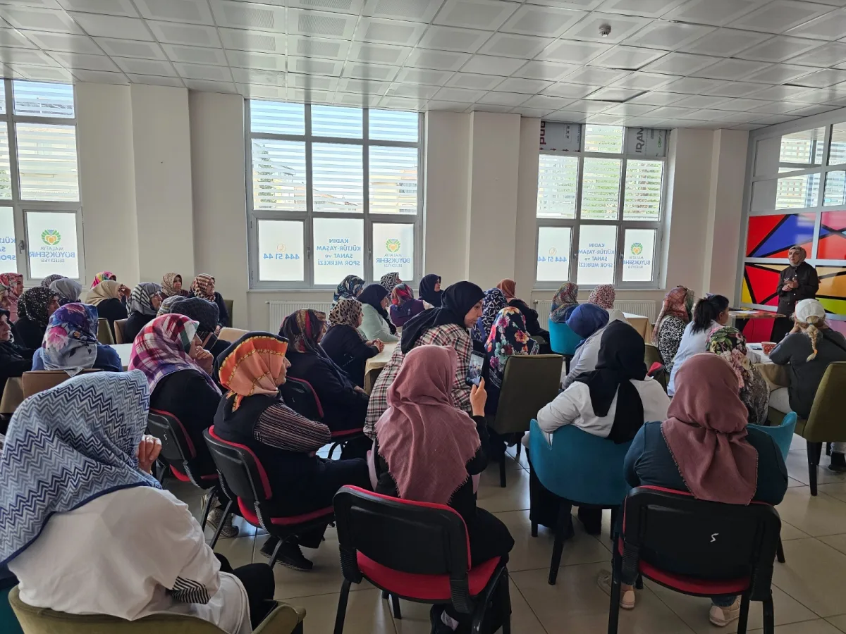 “AİLE İÇİ İLETİŞİMİN ÇOCUKLAR ÜZERİNDEKİ ETKİSİ” ANLATILDI