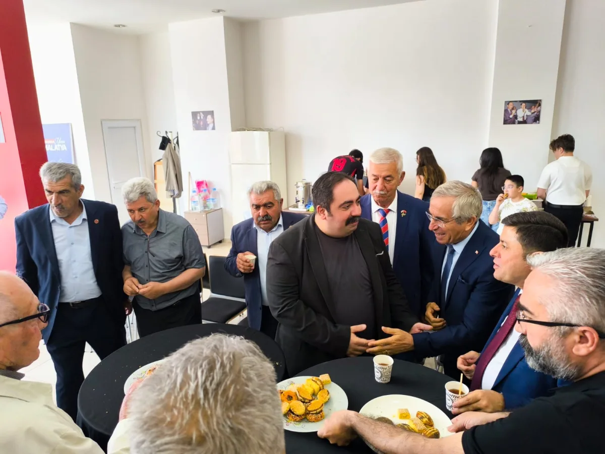 CHP Malatya İl Başkanlığında Bayramlaşma Programı Gerçekleşti