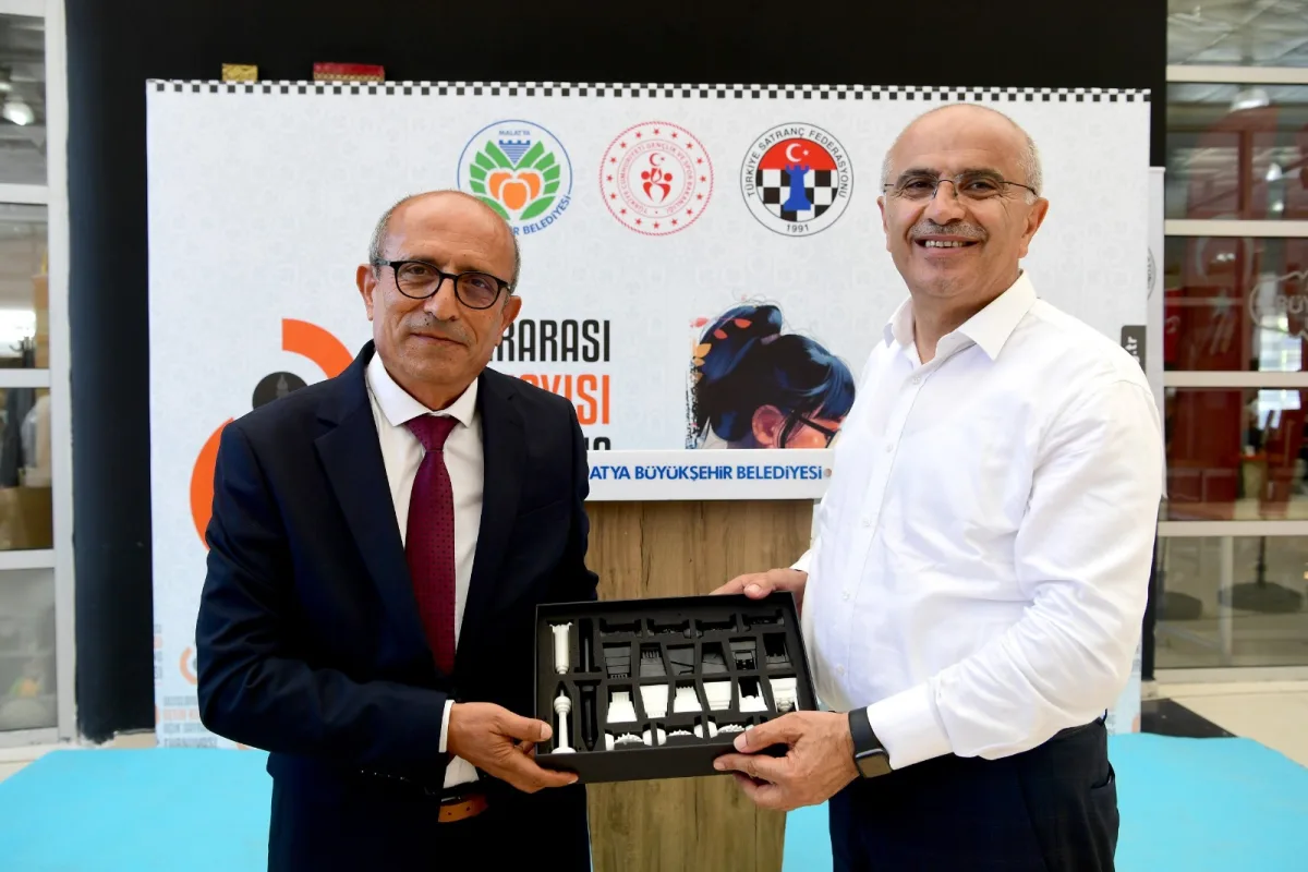 8. ULUSLARARASI ALTIN KAYISI SATRANÇ TURNUVASI ÖDÜL TÖRENİ YAPILDI
