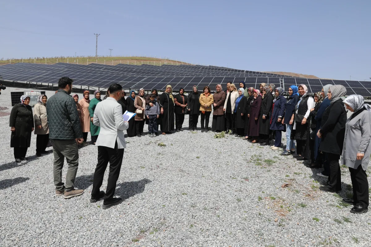 Battalgazi Belediyesi Proje ve Yatırımları Ak Parti Yeşilyurt Kadın Kollarına Tanıtıldı