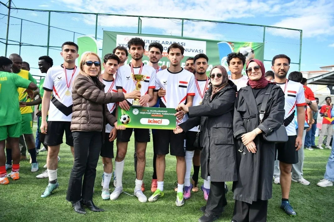 Mini Dünya Kupasında Kardeşlik Kazandı