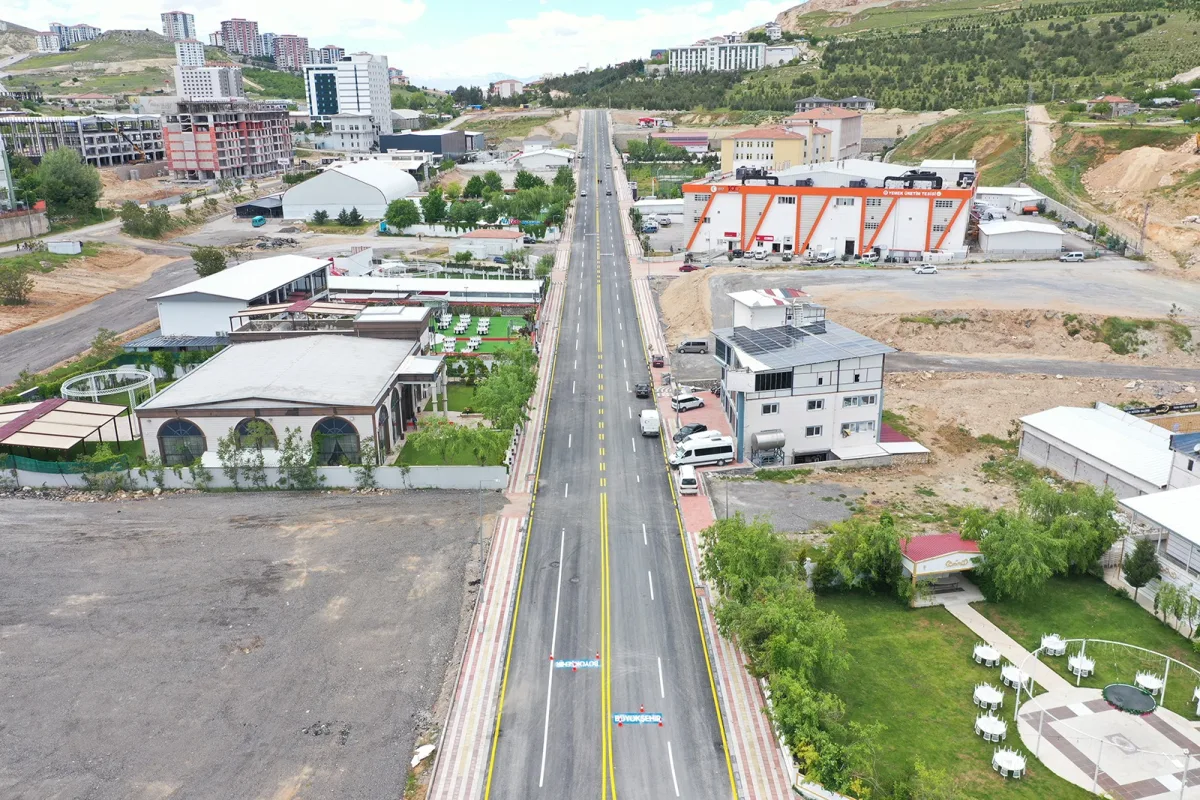HANBEYOĞLU CADDESİ YENİ ÇEHRESİNE KAVUŞTU