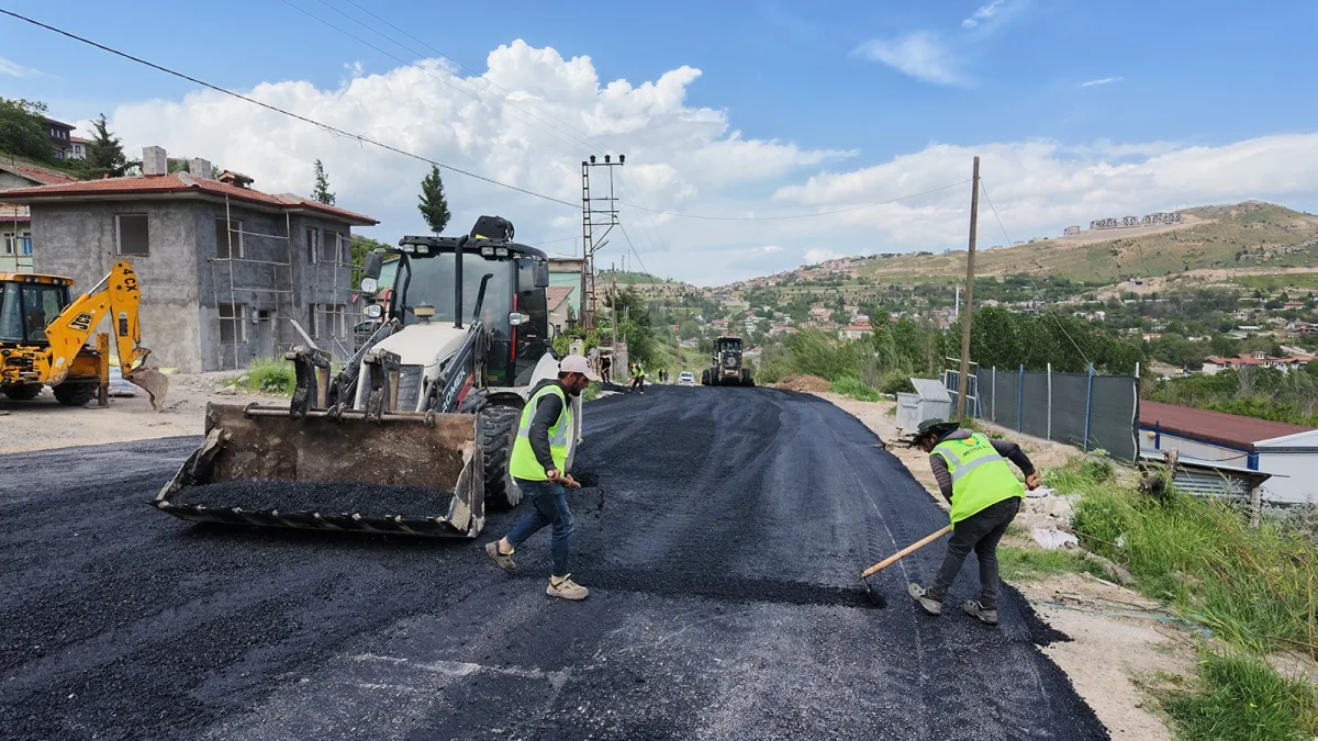 BÜYÜKŞEHİR BELEDİYESİ MULLAKASIM VE KOZLUK MAHALLELERİNİN YOLLARINI YENİLEDİ
