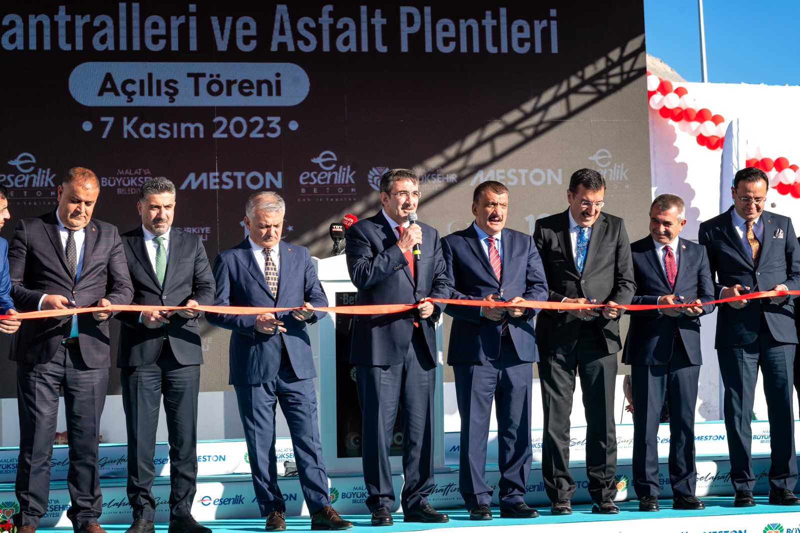 Büyükşehir Belediyesi Beton Santralleri Ve Asfalt Plentleri Düzenlenen Törenle Hizmete Girdi