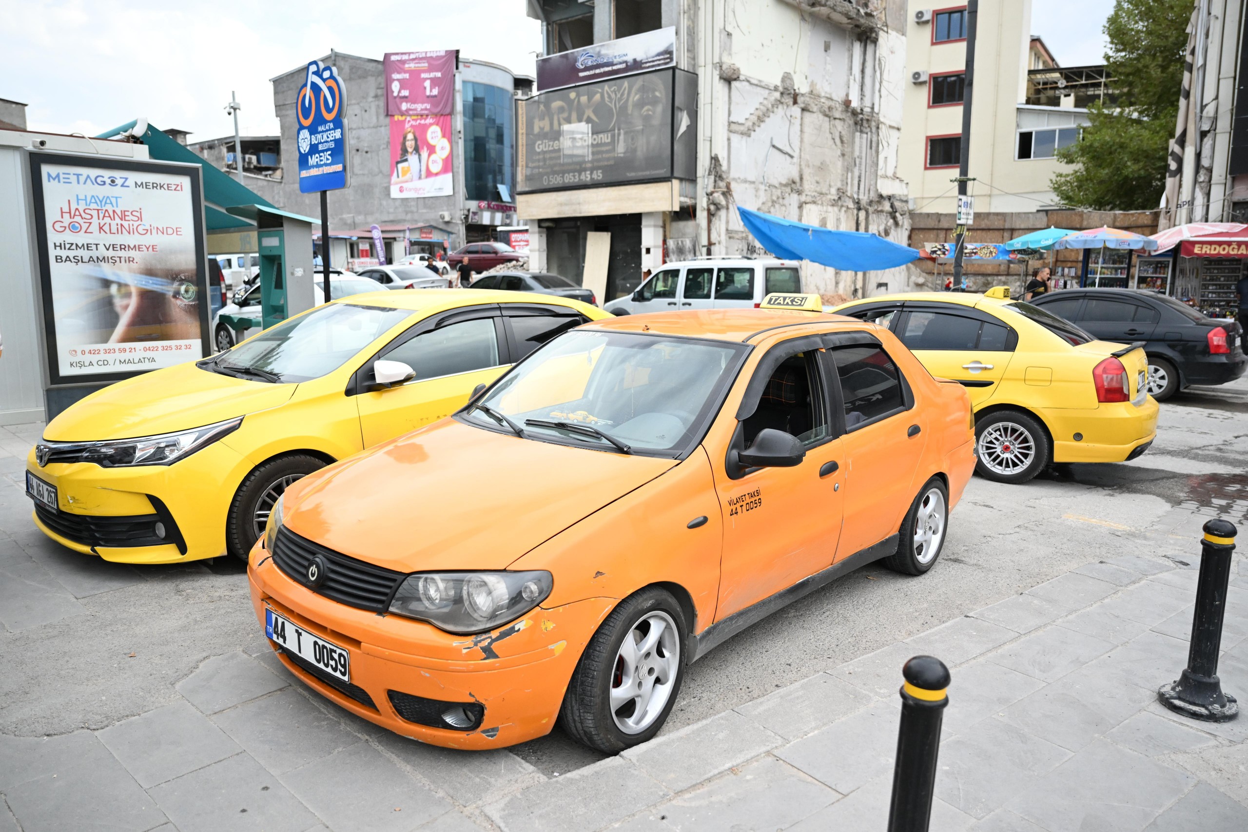 Çarşı Merkezine Yeni Taksi Durağı