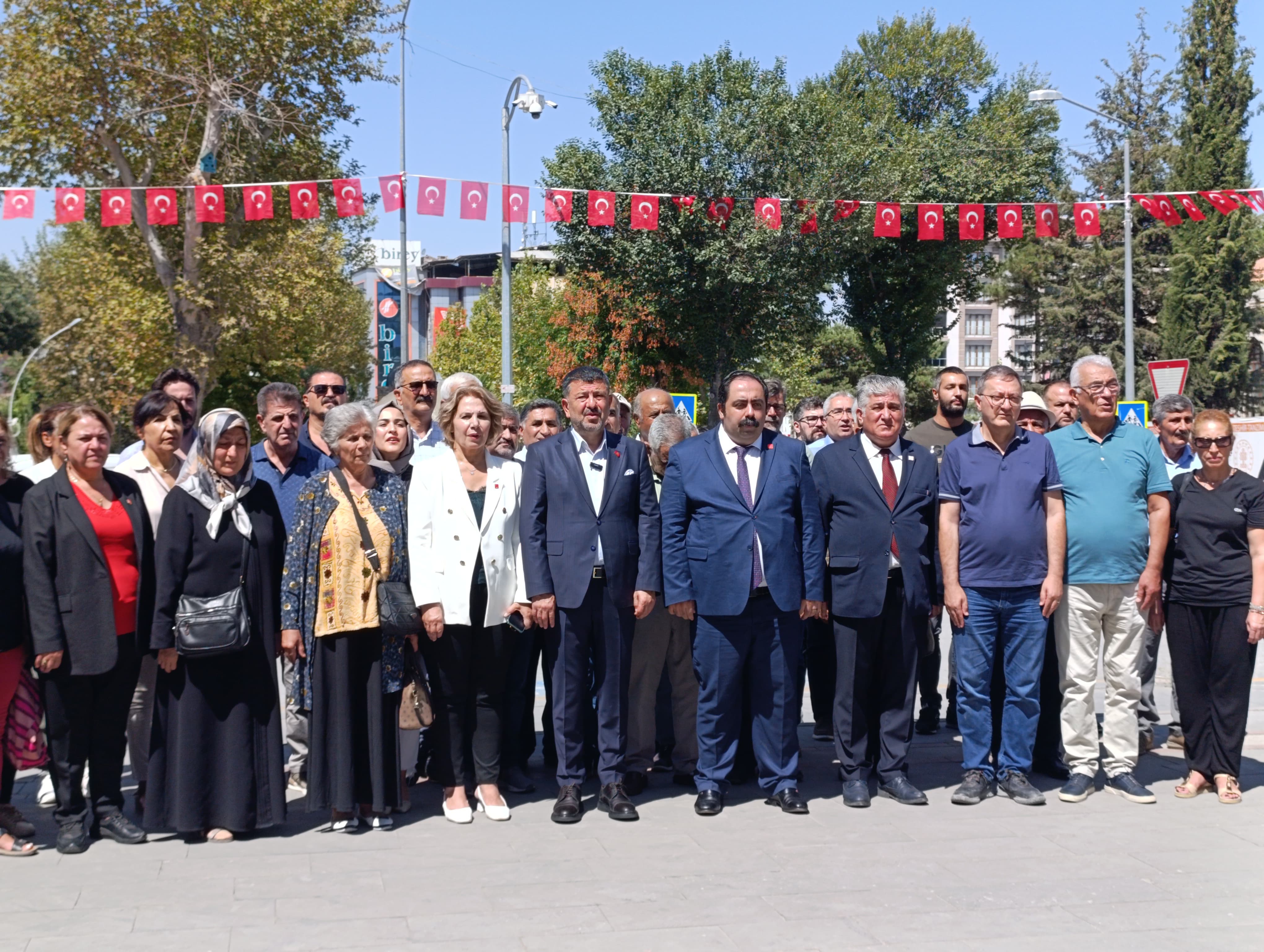 Chp Malatya İl Başkanlığı" 30 Ağustos Zafer Bayramımız Kutlu Olsun "