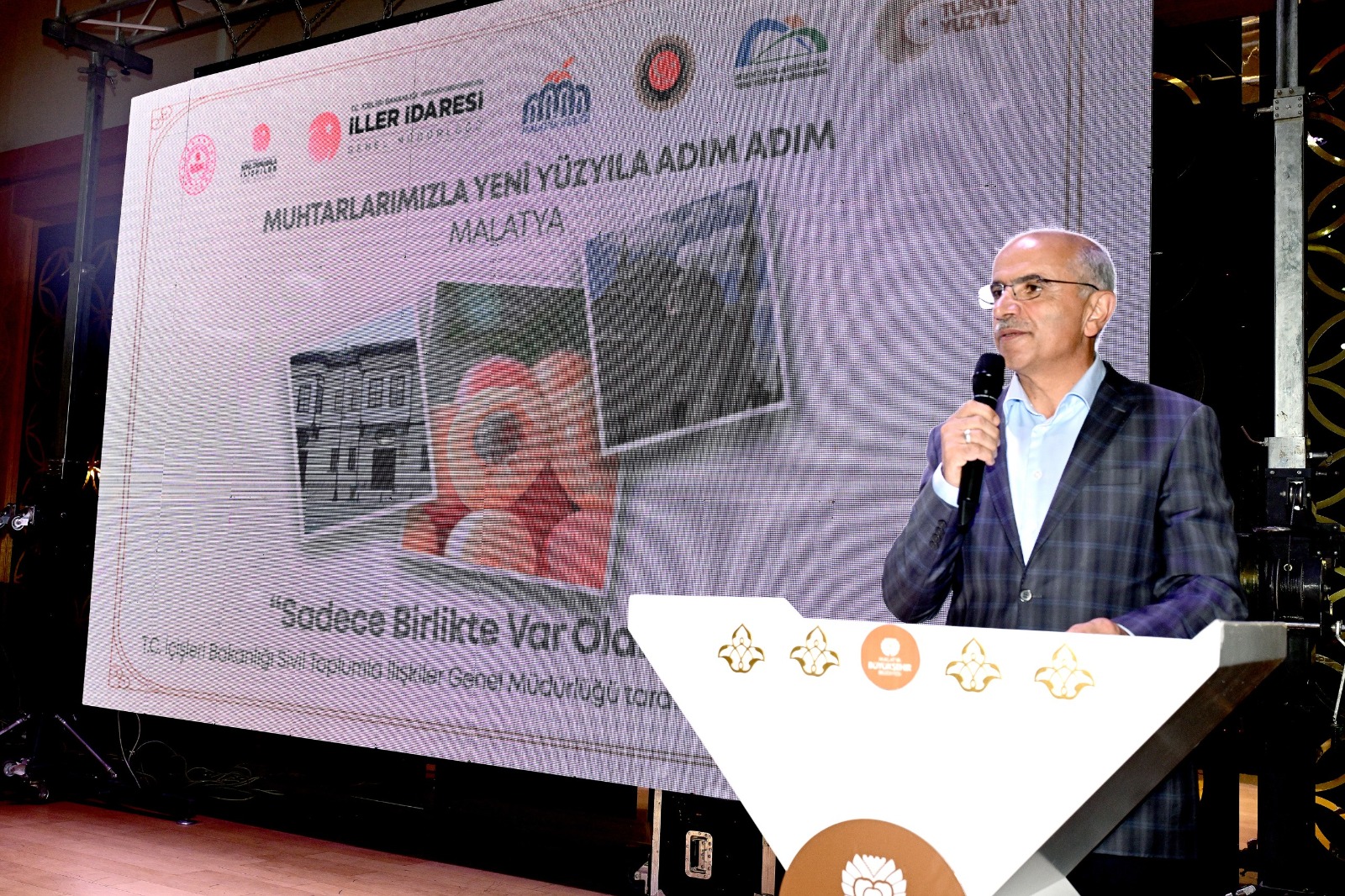 ‘Muhtarlarımızla Yeni Yüzyıla Adım Adım Projesi’