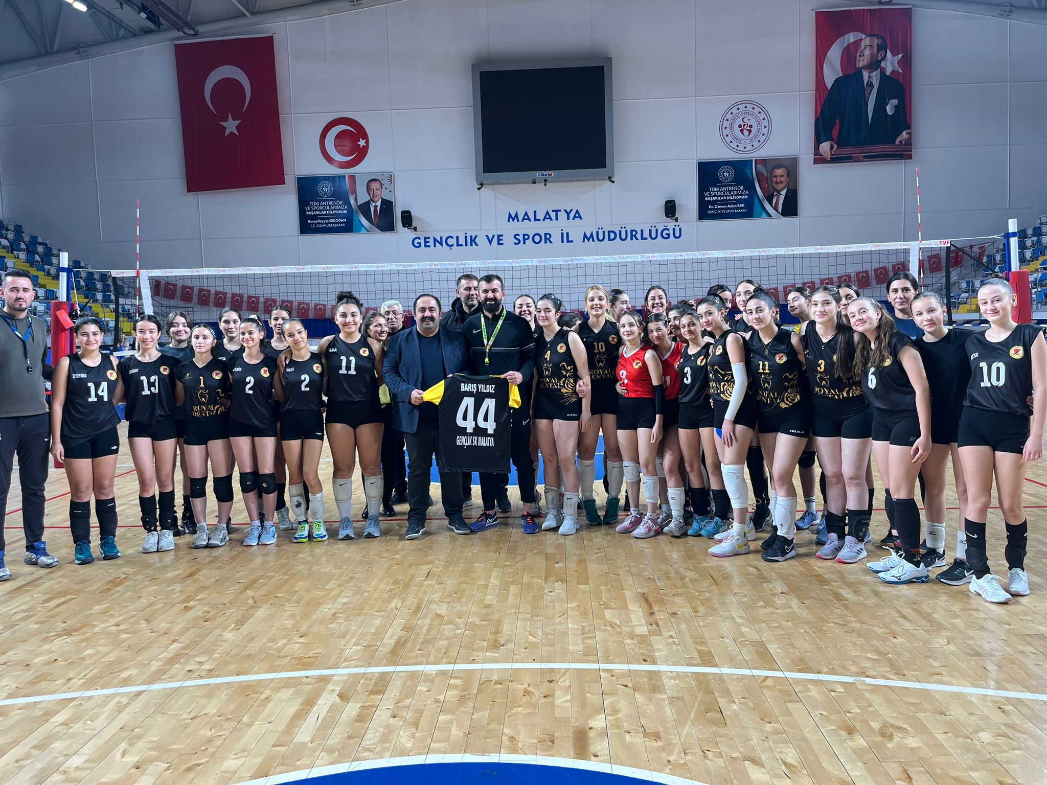 'Tribünleri Boş Bırakmayalım, Sporcularımıza Omuz Verelim '