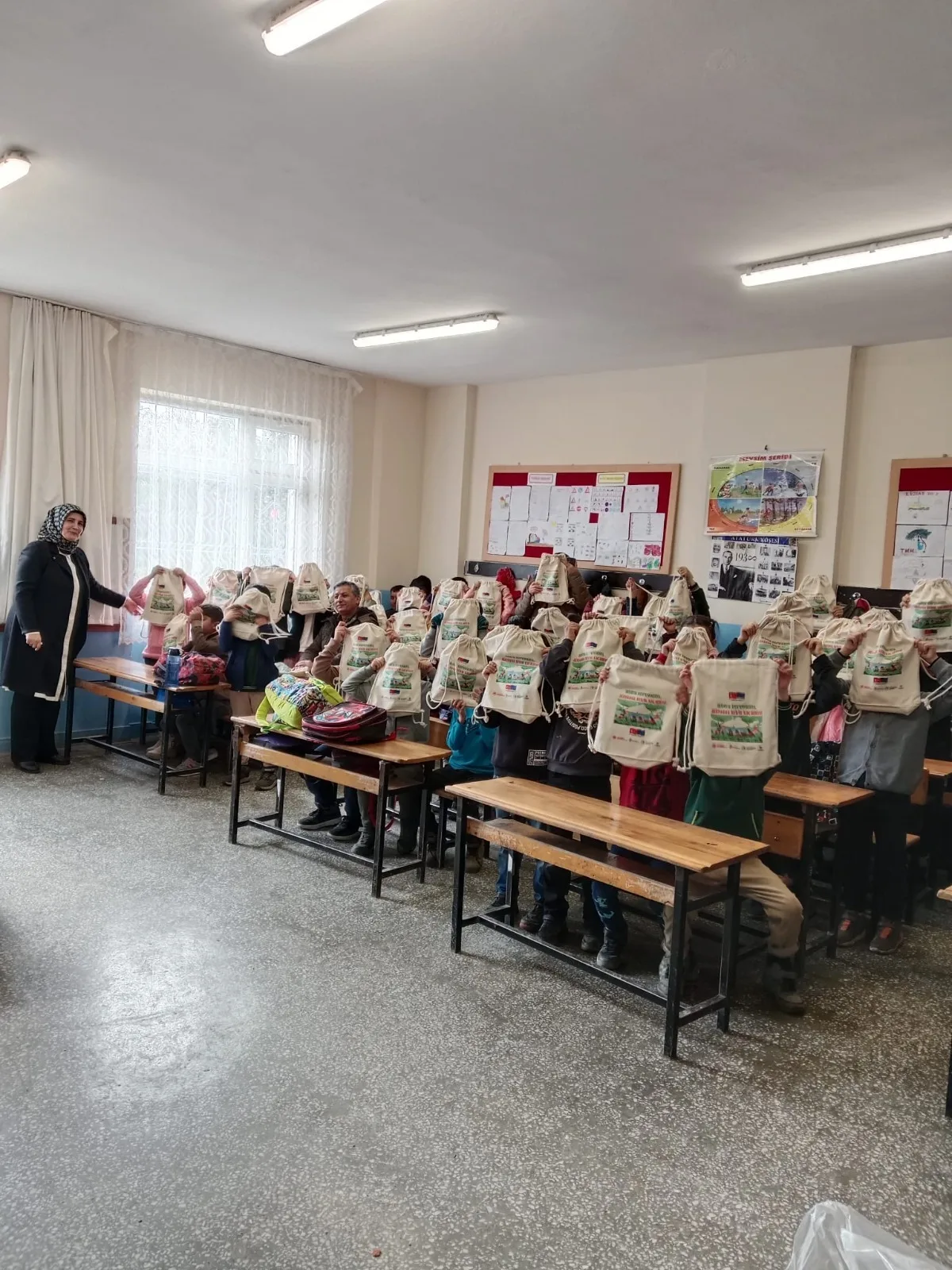 YAKLAŞIK 1000 ÖĞRENCİYE  FARKINDALIK EĞİTİMİ VERİLDİ