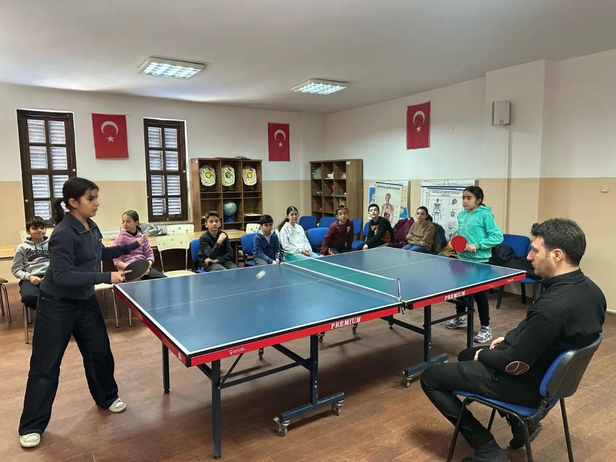 350 ÖĞRENCİ KIYASIYA YARIŞTI