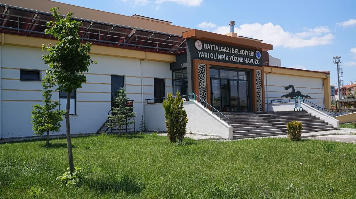 Battalgazi Belediyesi Yüzme Kurslarına Yoğun İlgi