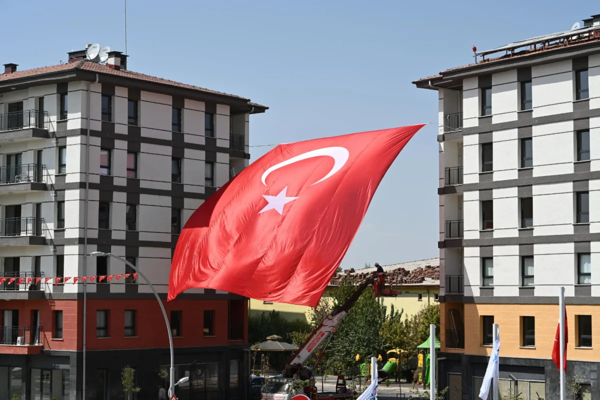 Malatya'da Depremzedelere Yeni Yuvaları Teslim Ediliyor