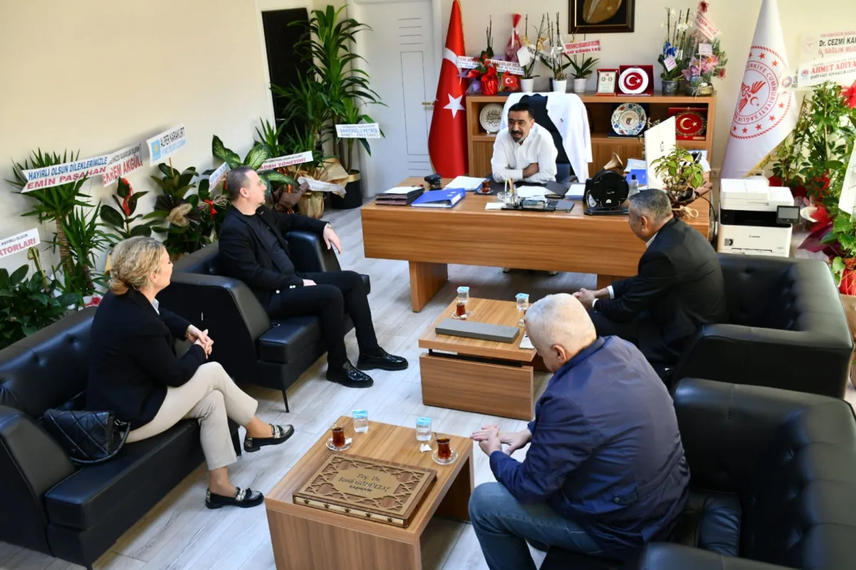 Karademir:"Depremde Şehri Terketmeyen Doktorlarımıza Minnettarız"