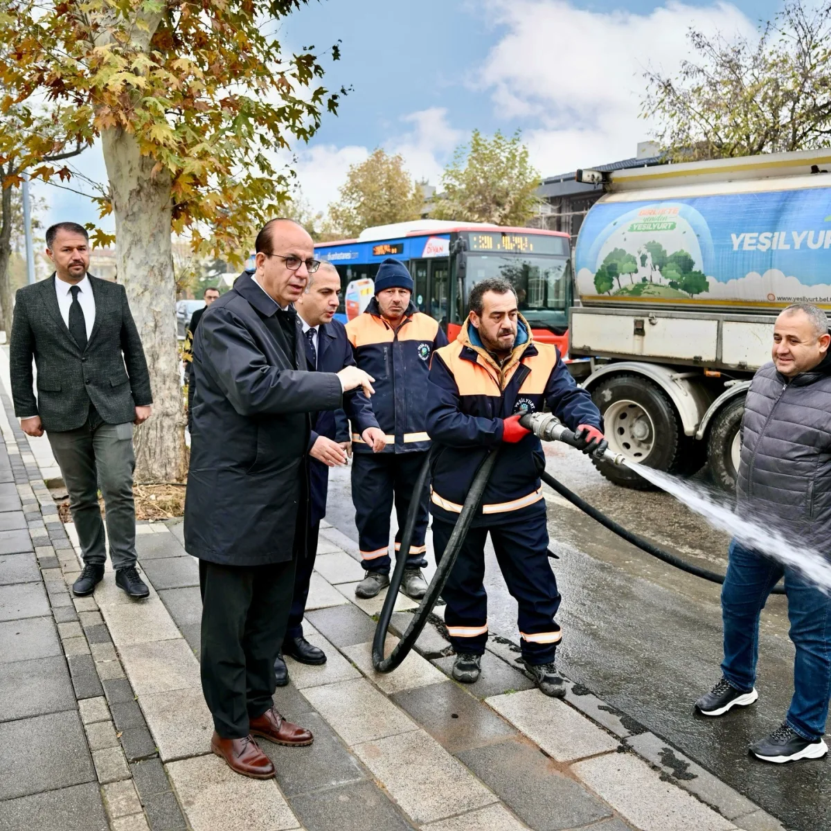 "Yeşilyurt'un Her Köşesi İçin Özveriyle Çalışıyoruz"