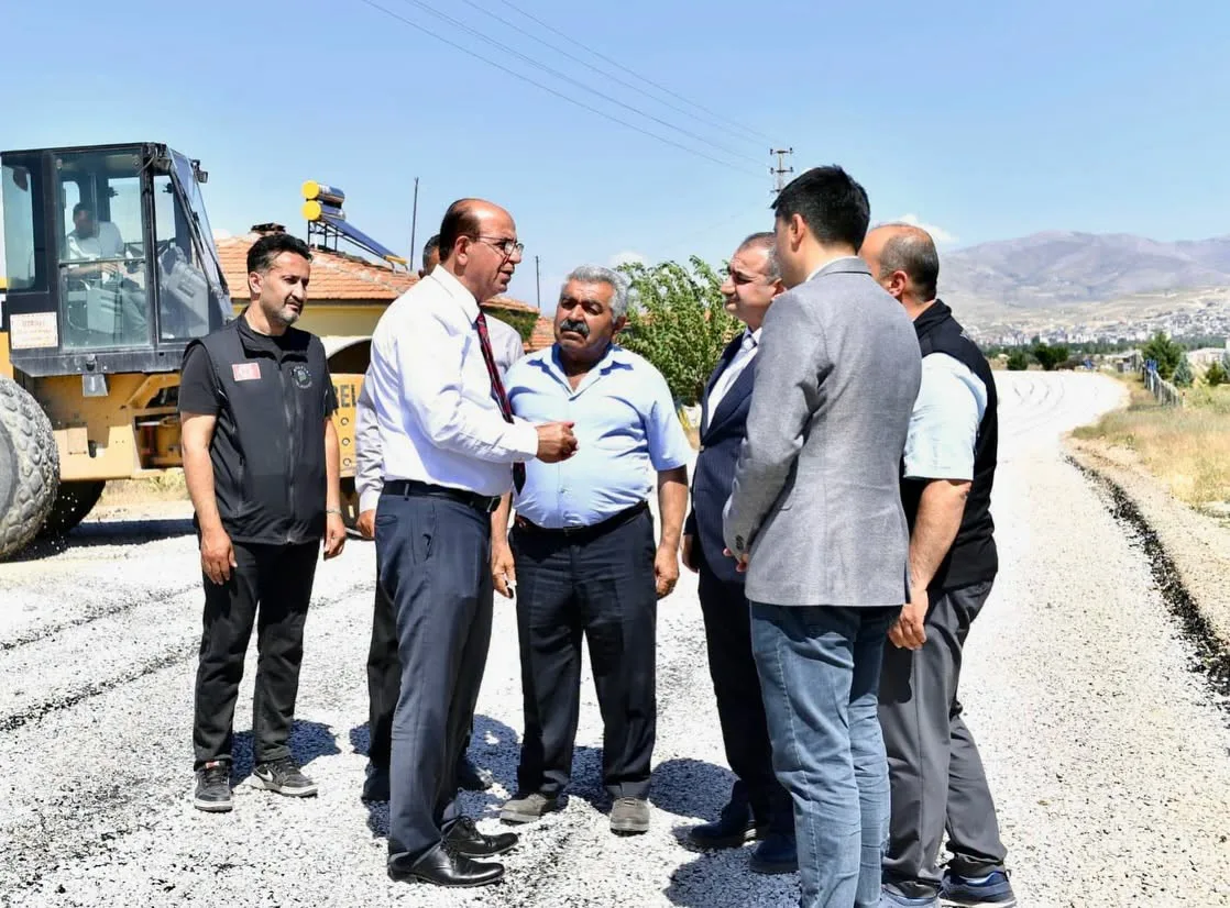 Başkan Geçit:"Yeşilyurt'ta Kırsal Mahallelerin Ulaşım Konforu Artıyor"