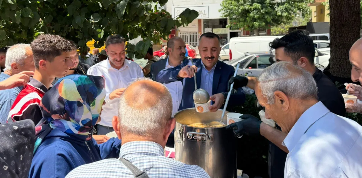 Yeniden Refah Malatya'da Gönülleri Isıttı: Kernek'te Aşure Bereketi
